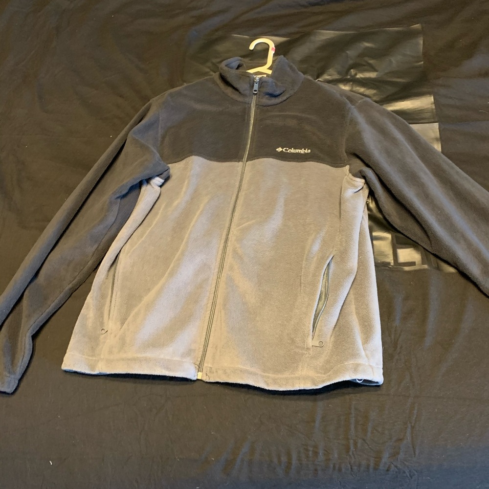 Men’s Columbia fleece jacket